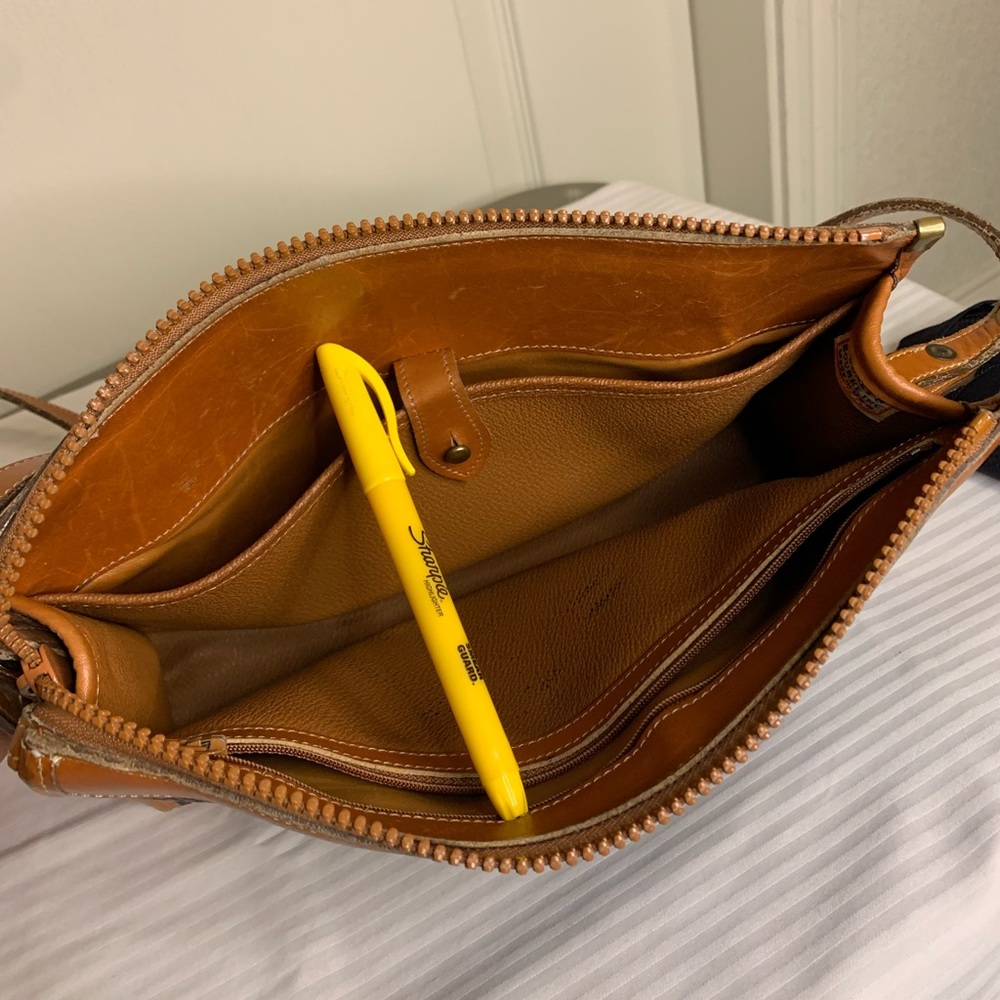 Vintage Dooney & Bourke purse - Picture 8 of 10